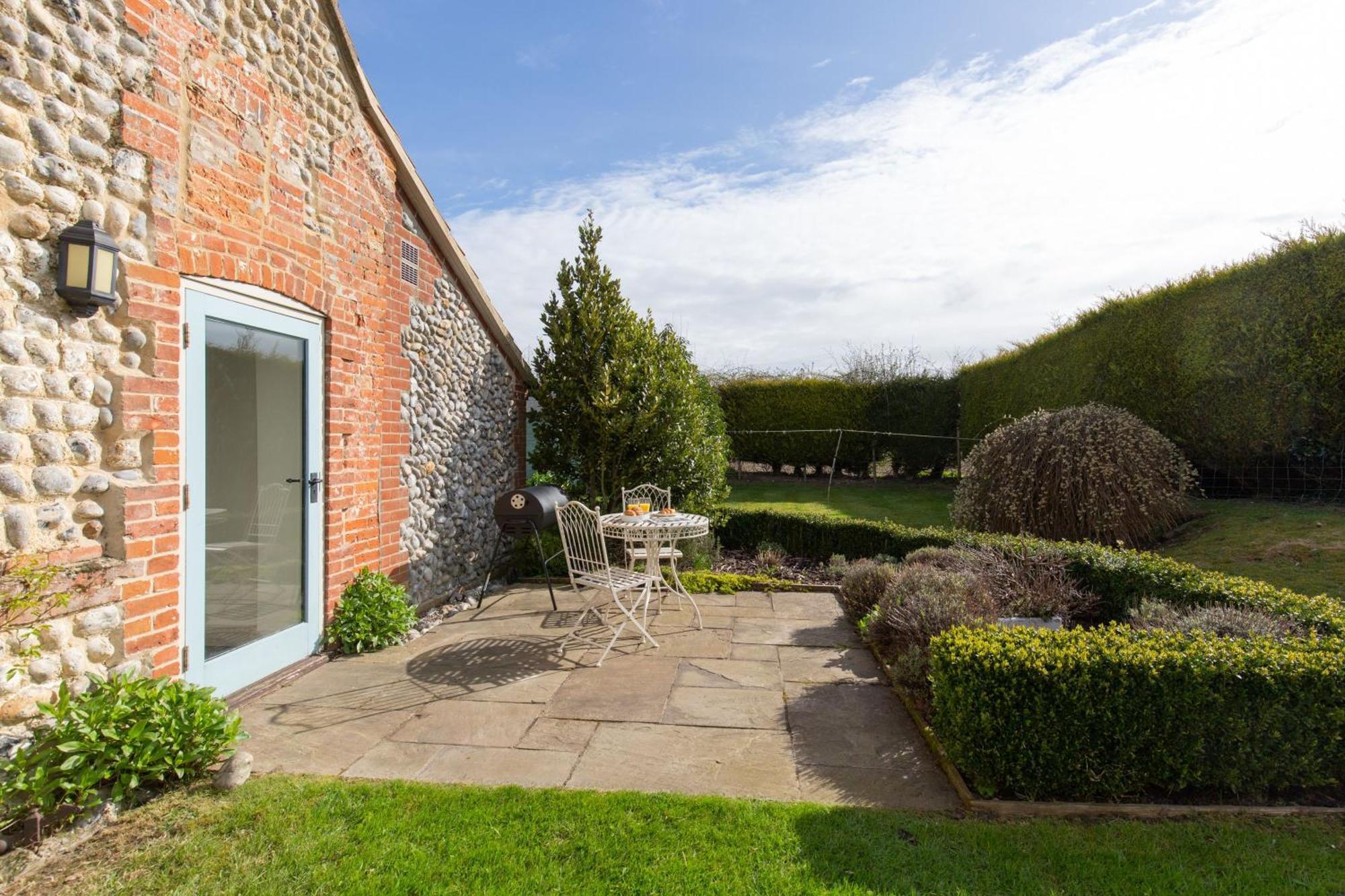 Garden Cottage West Beckham Extérieur photo