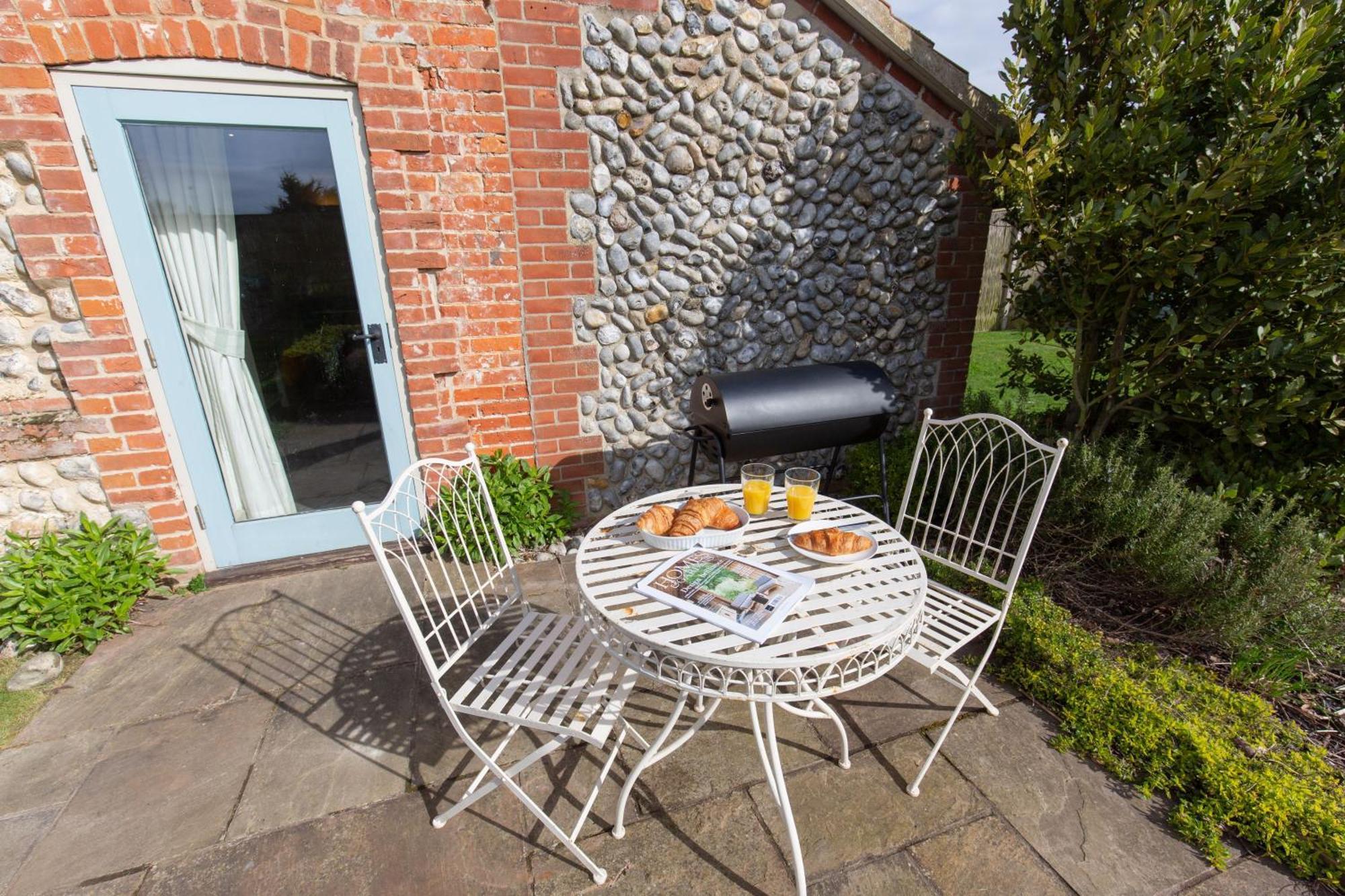 Garden Cottage West Beckham Extérieur photo